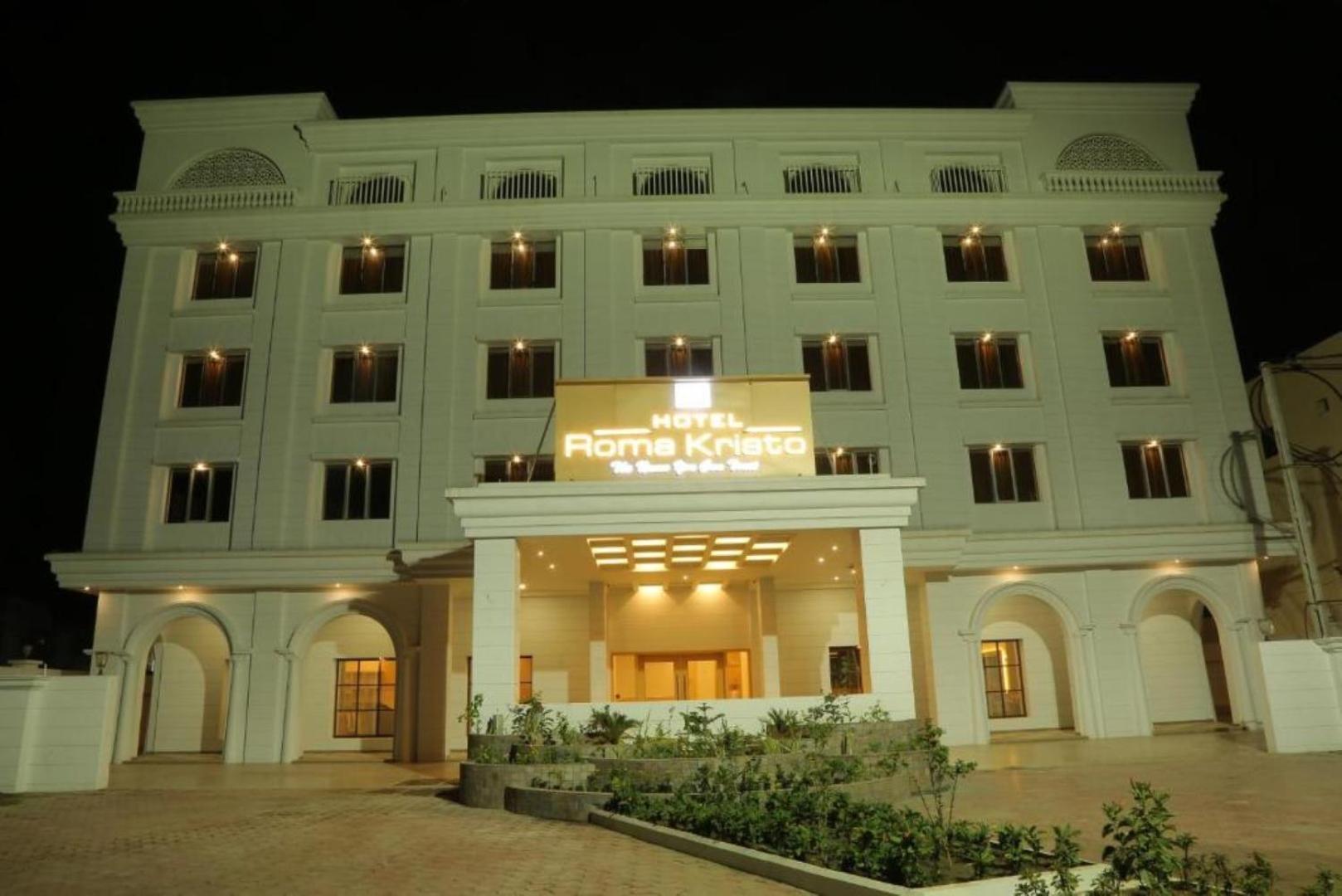 Hotel Roma Kristo Dwārka Bagian luar foto