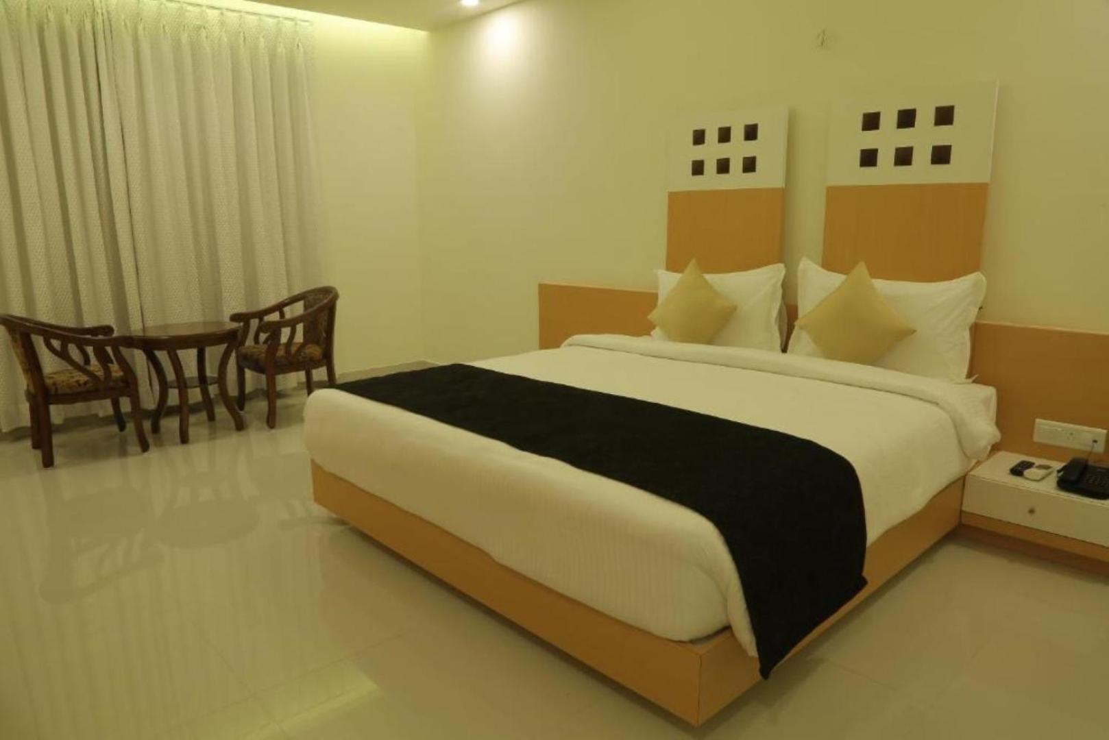 Hotel Roma Kristo Dwārka Bagian luar foto