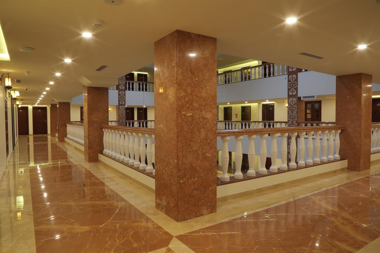 Hotel Roma Kristo Dwārka Bagian luar foto