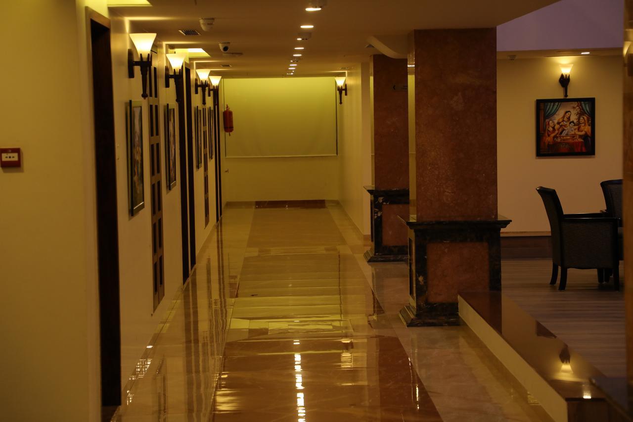Hotel Roma Kristo Dwārka Bagian luar foto